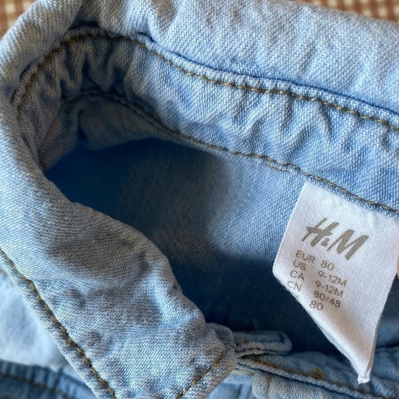 Set of 2 denim like shirts. Size 9-12 / 12-18 months - Picture 5 of 13